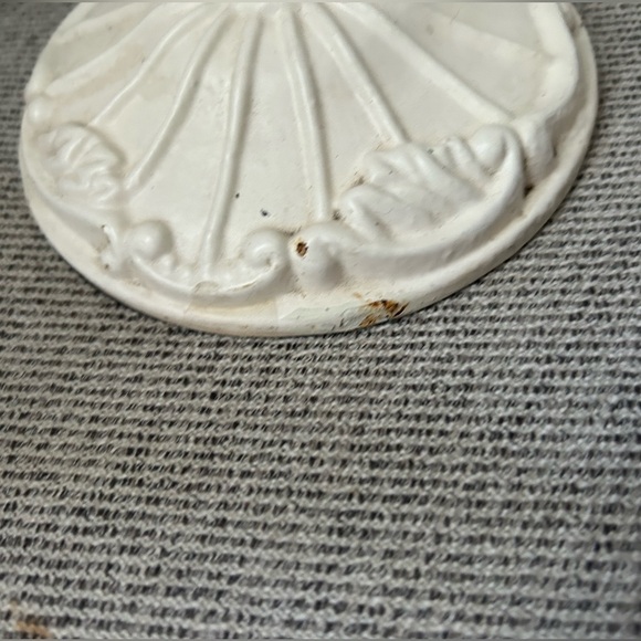 Shabby Chic Towel Tower Holder Metal Romantic cottagecore - Picture 2 of 5